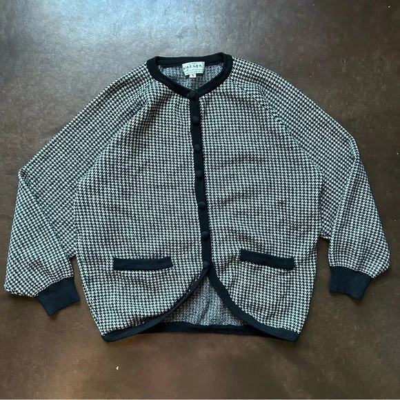 100% wool vintage cardigan- black and white houndstooth- jaeger- small - Picture 1 of 16